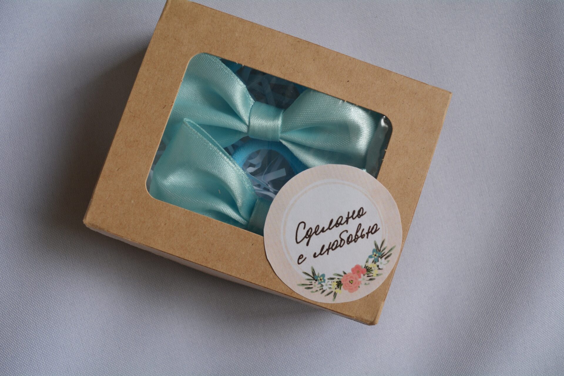 Резинки для волос с бантом голубые для девочек в подарочной коробочке