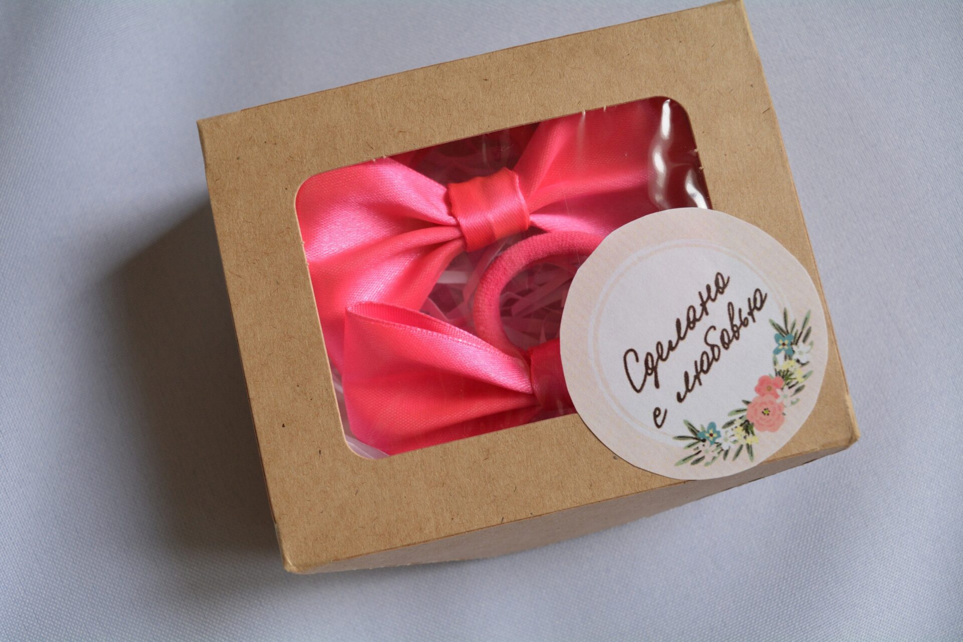 Маленькие розовые бантики для волос 8х5 см на резинке 3 см в подарочной коробке